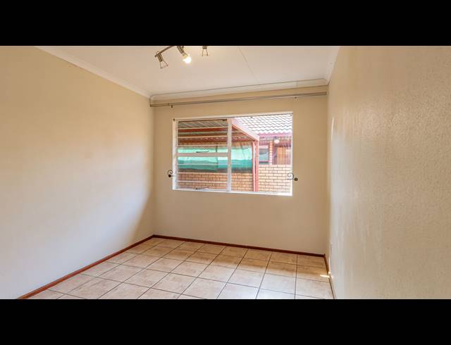 3 BEDROOM CLUSTER FOR SALE IN PIERRE VAN RYNEVELD